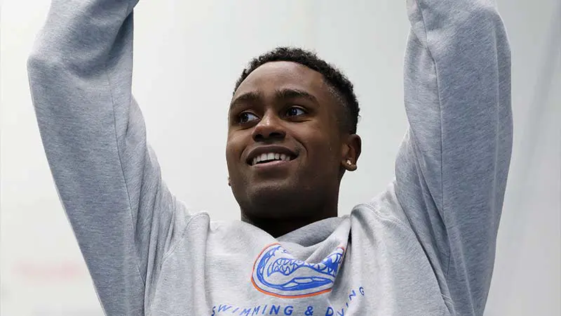 Josh Liendo with trophy