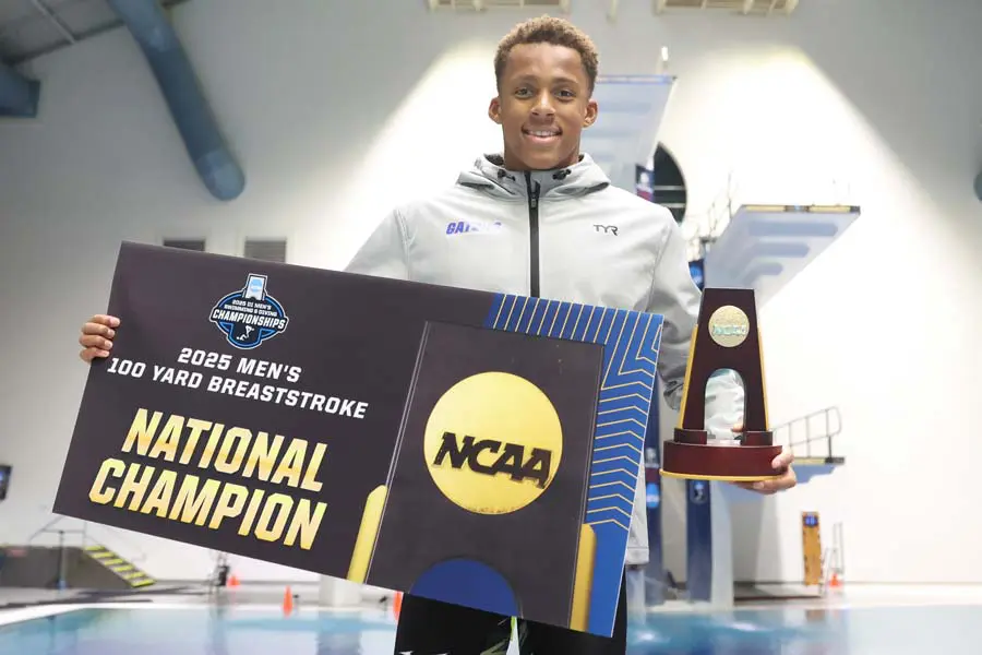 Julien Smith with trophy